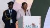 Victoire Tomegah Dogbe, Premier ministre du Togo, prononce un discours lors de l'ouverture de la conférence de l'Union africaine sur les réparations à Accra, au Ghana le 14 novembre 2023.