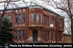 Будинок колишнього окружного суду, збудований у 1912 році. Фото Світлани Кравченко.