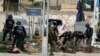 پلیس اسرائیل در کنار جنازه‌ چند فلسطینی کشته‌شده در سدروت، جنوب اسرائیل. یکشنبه ۱۶ مهر ۱۴۰۲