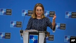Посолка США при НАТО Джуліан Сміт: підтримка України всіма 31 союзниками по НАТО є «залізною і вона не згасає». Архівне фото AP, 15 лютого 2022 року.
