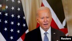 Фото: Президент США Джо Байден виступає під час спільної пресконференції з президентом Кенії Вільямом Руто в Білому домі у Вашингтоні, 23 травня 2024 р. Політичному консультанту висунуто звинувачення у фальсифікації, через автоматичні дзвінки, що імітують голос Байдена.