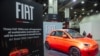 Mobil FIAT 500e dalam Pameran Mobil Internasional Amerika Utara di pusat konvensi Huntington Place di Detroit, Michigan, pada 14 September 2023. (Foto: AFP)