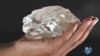 Le deuxième plus gros diamant jamais découvert, d'une taille de 2 492 carats.