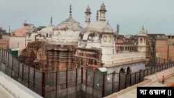 ভারতের বারাণসীর জ্ঞানবাপী মামলায় এলাহাবাদ হাইকোর্টে শুনানি শেষ, রায় ৩ অগাস্ট, ততদিন বন্ধ জরিপ