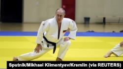 Presidenti rus, Vladimir Putin gjatë një stërvitjeje në xhudo - Sochi, Rusi, 14 shkurt 2019.