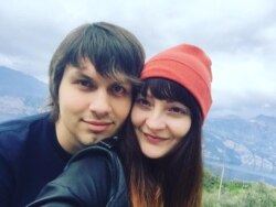 Фото: Затриманий Ягор Марцінович разом зі своєю дружиною Адарією