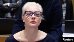 Юлія Навальна, вдова Олексія Навального, бере участь у зустрічі міністрів закордонних справ ЄС у Брюсселі, Бельгія, 19 лютого 2024 року. REUTERS/Yves Herman