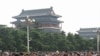 涌向天安门广场的人潮