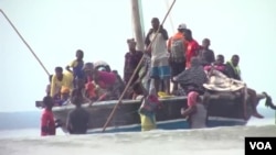 Insurgência em Cabo Delgado: Muitos usam barcos para escapar das atrocidades.