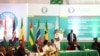Suasana pertemuan luar biasa Kepala Negara dan Pemerintahan Masyarakat Ekonomi Negara-Negara Afrika Barat (ECOWAS) di Abuja, 10 Agustus 2023. (Foto: Kola Solaimon/AFP)