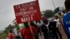 Des dizaines de milliers de Maliens rassemblées à Bamako, la capitale du Mali, pour réclamer le départ du président Ibrahim Boubacar Keita, dans une démonstration de force de ses opposants récemment énergisés. (Photo par MICHELE CATTANI / AFP)