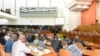 Deputados não recebem populares desalojados de Viana