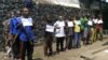 Des membres présumés de groupes armés présentés à la presse à Goma, RDC, 1er août 2016. (VOA / Charly Kasereka)