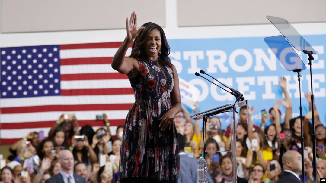 Obama prometió que ella y su esposo "continuarán trabajando por el país el resto de sus vidas".