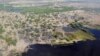 Une vue aérienne du lac Tchad. REUTERS / Madjiasra Nako