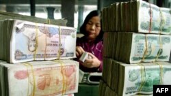 Chính sách lãi suất thực dương đúng hay sai?