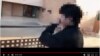 지난 2월 스페인 주재 북한 대사관을 습격한 반북단체 '자유조선'이 당시 스페인 주재 북한대사관 침입 당시의 영상 일부를 26일 공개했다. 영상에서 한 남성이 스페인 주재 북한 대사관의 문을 열고 들어서며 감격에 겨운 듯 흐느끼고 있다. 