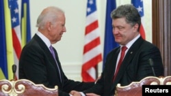 Джозеф Байден і Петро Порошенко (архівне фото - Київ. 2014 р.)