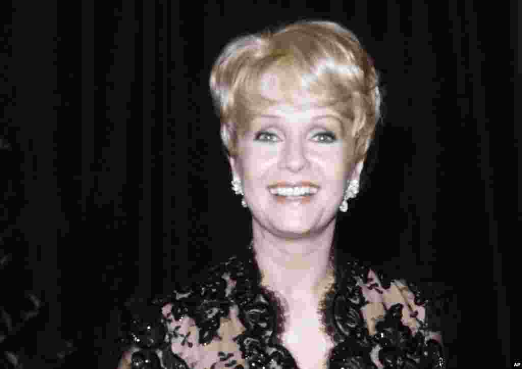 តារាភាពយន្ត អ្នកស្រី Debbie Reynolds នៅរដ្ឋ Los Angeles កាលពីថ្ងៃទី ១៤ តុលា ១៩៧៩។