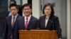 Presiden Taiwan Tsai Ing-wen berbicara di Bandara Internasional Taoyuan sekembalinya dari perjalanan ke AS dan Amerika Tengah, di Taoyuan, Taiwan, 7 April 2023. (Foto: REUTERS/Carlos Garcia Rawlins)