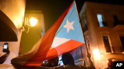 Unas 4.000 personas permanecen alojadas en refugios en el sur de la isla y las autoridades prevén que la cifra aumentará tras el último temblor.