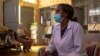 Mihira Redae, assistante sociale à l'hôpital Ayder Referral, aide les victimes de viol à se faire soigner pour leurs blessures, maladies et traumatismes psychologiques, à Mekelle, Ethiopie, le 8 juin 2021 (Yan Boechat/VOA). 