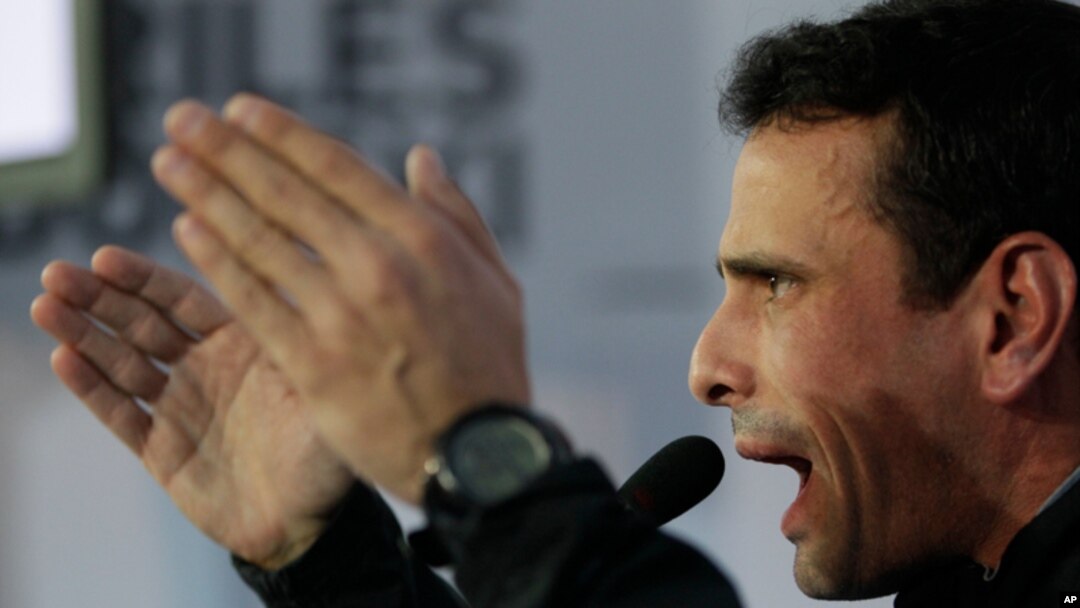 Henrique Capriles calificó como fraude la decisión del Tribunal venezolano que avaló la designación de Nicolás Maduro como presidente encargado.