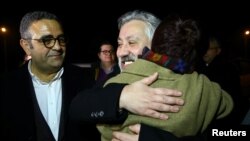 Murat Sabuncu piştî derketina ji zîndanê