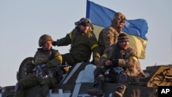 Українські військові прибувають до Артемівська.
