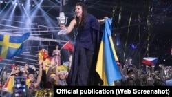 Українська співачка Джамала перемогла на Євробаченні 2016 у Стокгольмі з піснею про страждання кримських татар в результаті сталінської депортації.
