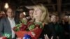 Вілія Блінкявічюте, лідер Соціал-демократичної партії Литви, розмовляє з журналістами під час оголошення результатів екзит-полу у Вільнюсі, після другого туру парламентських виборів 27 жовтня 2024 року. (Фото: Petras Malukas / AFP)