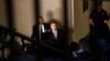 Michael Cohen, exabogado de Trump, habla con periodistas después de declarar ante el Comité de Inteligencia de la Cámara de Representantes en Capitol Hill en Washington, el miércoles.