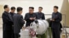 김정은 북한 국무위원장이 핵무기병기화사업을 현지지도했다고 지난해 9월 조선중앙통신이 보도했다. 김정은 체제 핵개발 주역인 홍승무 군수공업부 부부장과 리홍섭 핵무기연구소 소장이 수행했다.