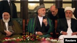 افغان صدر وئيلي وؤ چې دهغه هيواد دامن او هر حقيقي او سم گام خواهش لري، که دا دملگرو ملتونو له لوري وي او که دافغان مشرانو له لوري دهغه حکومت به يې هرکلى کوي