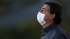 Le président brésilien Jair Bolsonaro assistant à une cérémonie devant le palais Alvorada, à Brasilia, le 20 juillet 2020. (AP Photo/Eraldo Peres)