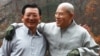 9일 오후 금강산호텔에서 열린 남북종교인 모임을 마친 뒤 금강산 계곡을 오른 남측 한국종교인평화회의 대표회장 자승 조계종 총무원장(오른쪽)과 북측 조선종교인협의회 강지영 협회장이 어깨동무를 하며 활짝 웃고 있다.